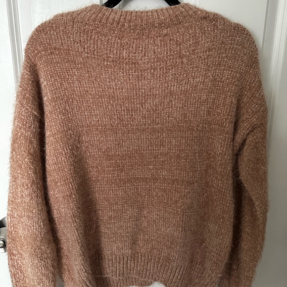 pink lily sweater - Picture 2 of 3